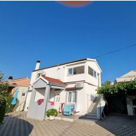 Apartment White Pearl *