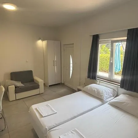 Apartment White Pearl